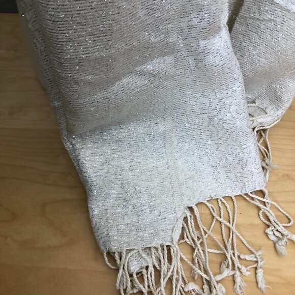 Collection Eighteen Metallic Silver Wrap Scarf - NEW - Picture 3 of 9